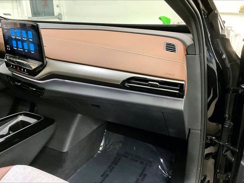 Used 2023 Volkswagen ID.4 Pro image 18