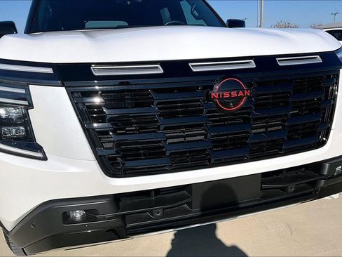 Used 2025 Nissan Armada PRO-4X image 36