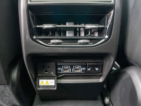 Used 2022 Jeep Grand Cherokee Limited 4xe w/ Luxury Tech Group II AWD/4WD image 34