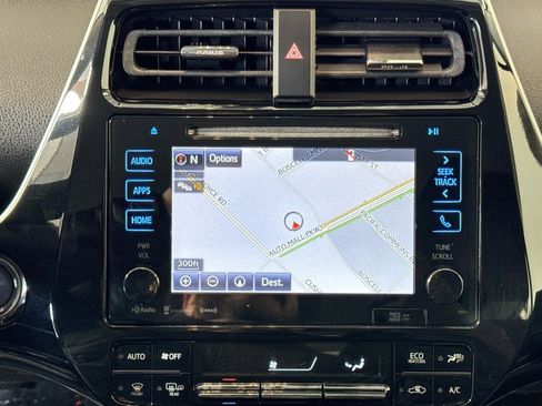 Used 2016 Toyota Prius Three image 13