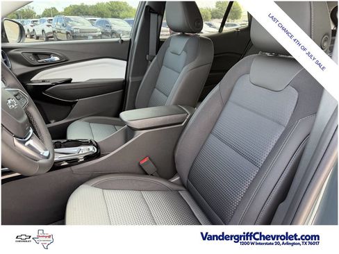 Used 2026 Chevrolet Trax LT w/ Driver Confidence Package FWD image 25