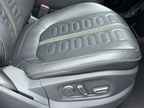 Used 2022 Rivian R1T Adventure image 50