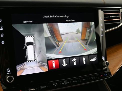 Used 2024 Jeep Grand Wagoneer L Series III image 35