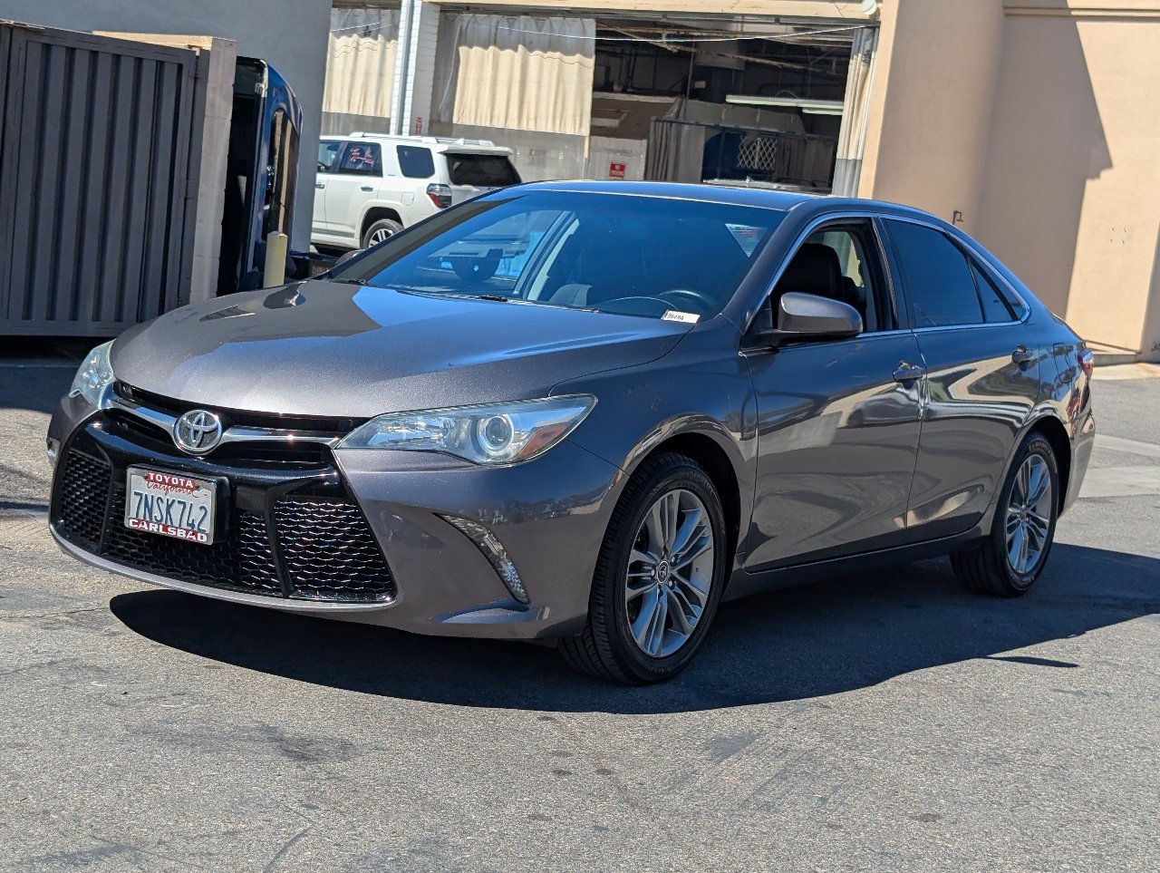 Used 2016 Toyota Camry SE FWD image 11