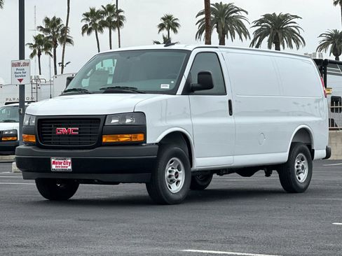 New 2025 GMC Savana 3500 w/ Driver Convenience Package image 8