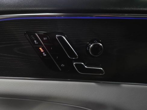 Used 2024 Cadillac Lyriq Sport image 32