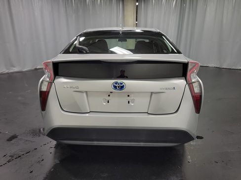 Used 2017 Toyota Prius Two FWD image 7