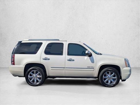 Used 2012 GMC Yukon Denali RWD image 4
