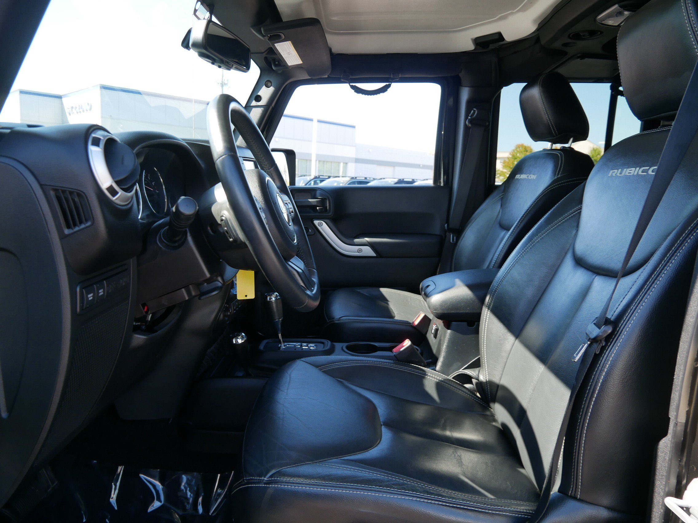 Used 2015 Jeep Wrangler Unlimited Rubicon w/ Connectivity Group AWD/4WD image 20