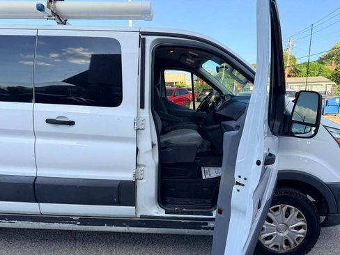 Used 2015 Ford Transit 250 130 Low Roof w/ Exterior Upgrade Package RWD image 18