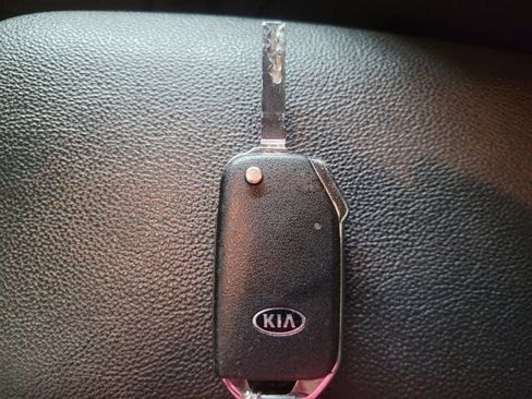 Used 2020 Kia Forte Sedan FWD image 32