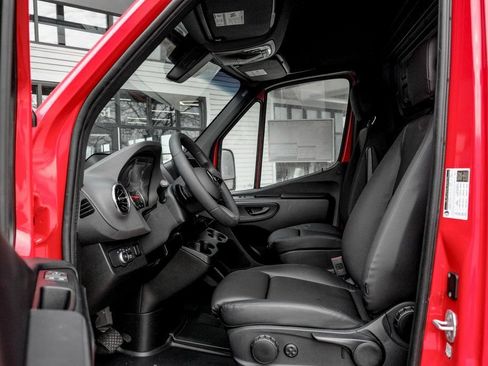 Used 2026 Mercedes-Benz Sprinter 2500 image 12