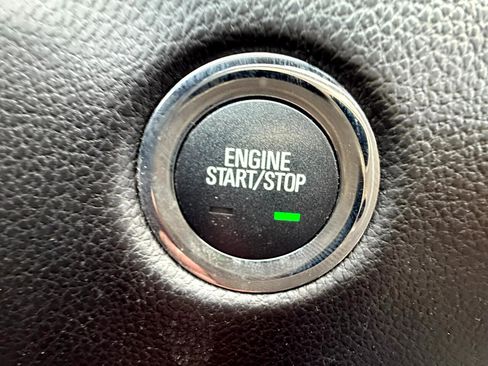 Used 2016 Cadillac SRX Luxury image 18