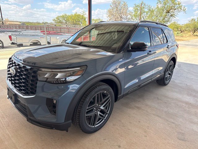 New 2026 Ford Explorer ST-Line w/ ST-Line Street Pack RWD image 3