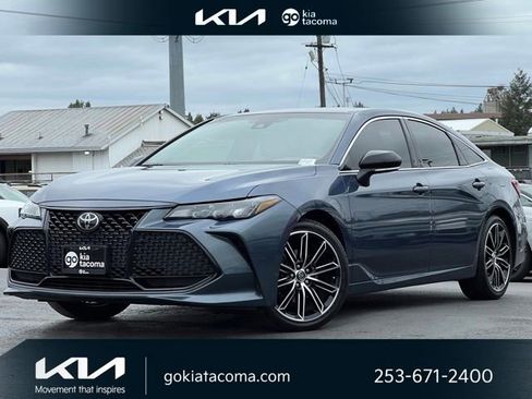 Used 2019 Toyota Avalon XSE w/ All Weather Liner Package FWD image 1