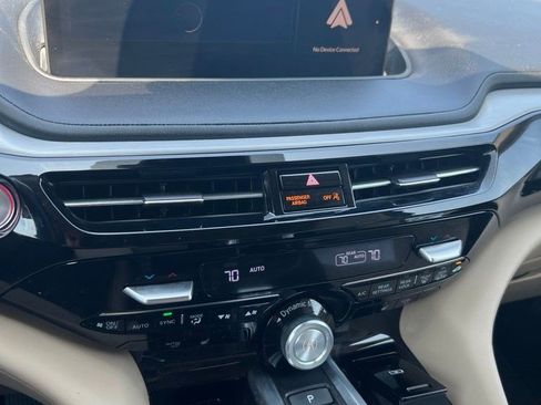 Used 2023 Acura MDX SH-AWD w/ Technology Package image 7