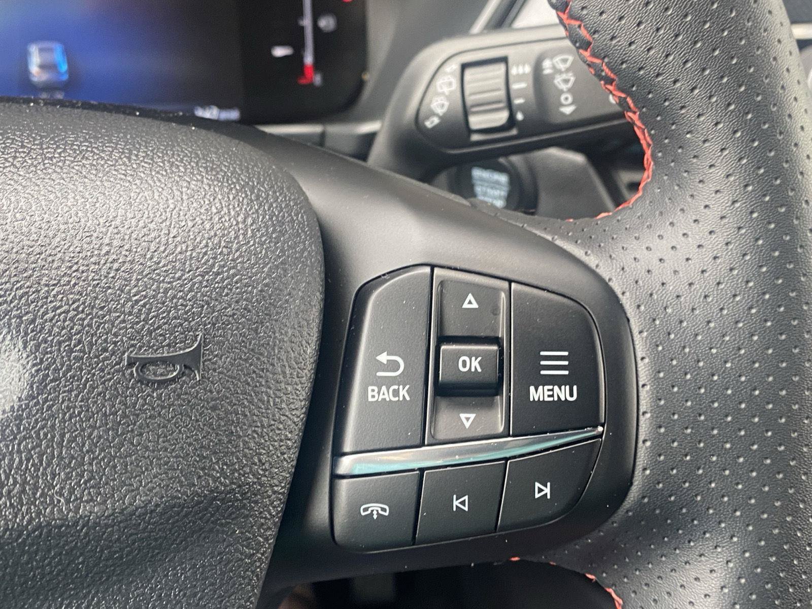 Used 2025 Ford Escape ST-Line AWD/4WD image 16