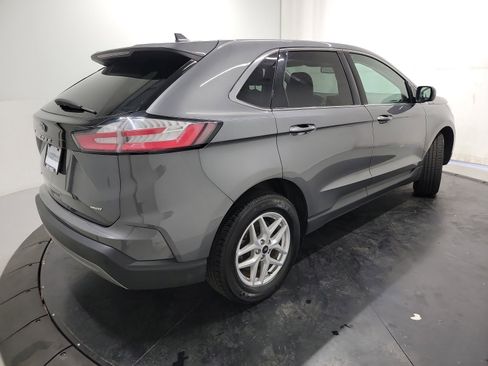 Used 2024 Ford Edge SEL image 9