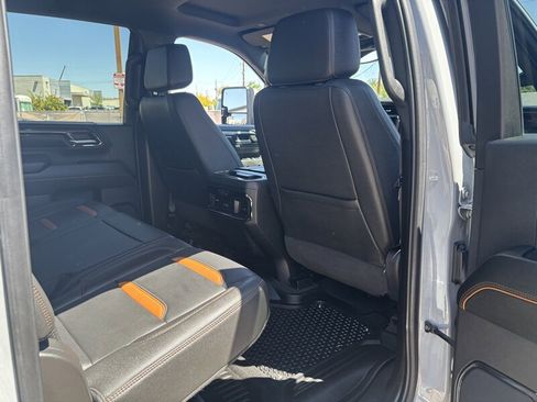 Used 2024 GMC Sierra 2500 AT4 w/ AT4 Preferred Package AWD/4WD image 33