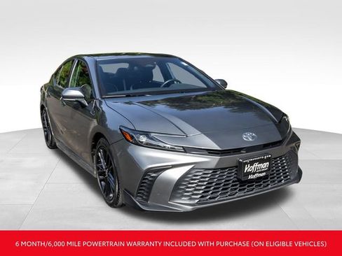 Used 2025 Toyota Camry SE FWD image 2