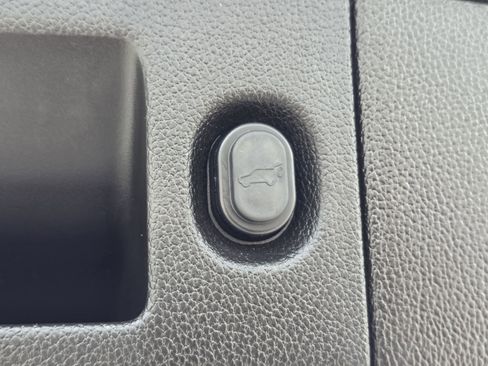 Used 2019 Cadillac Escalade 2WD image 20