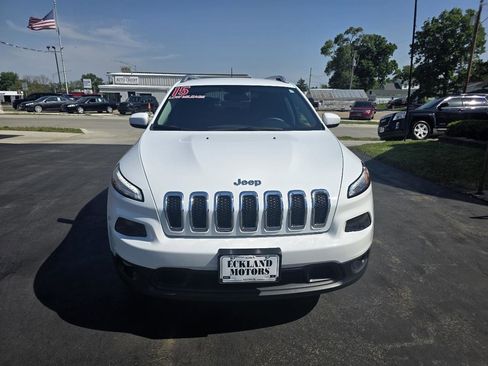 Used 2015 Jeep Cherokee Latitude w/ Comfort/Convenience Group AWD/4WD image 3