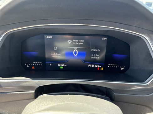 Used 2022 Volkswagen Tiguan S image 17