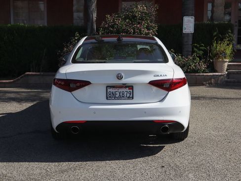 Used 2019 Alfa Romeo Giulia RWD image 7