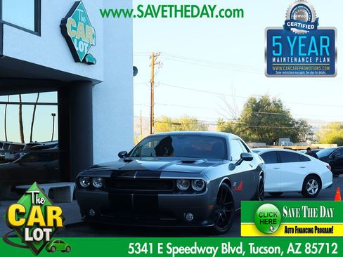 Used 2012 Dodge Challenger SRT8 image 1