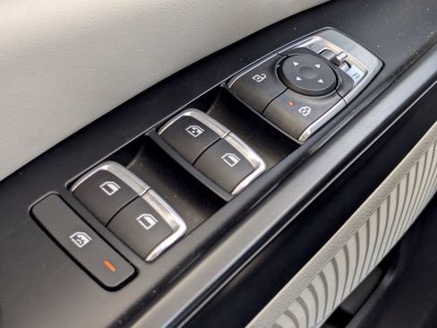 Certified 2024 Kia Carnival LX FWD image 32