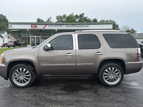 Used 2013 GMC Yukon Denali AWD/4WD image 8