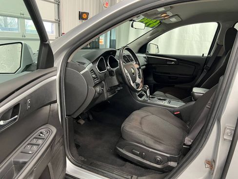 Used 2011 Chevrolet Traverse LT AWD/4WD image 7