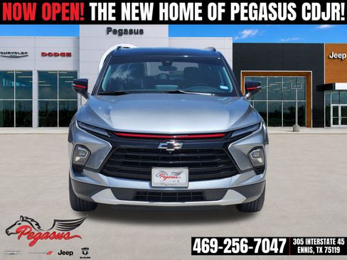 Used 2024 Chevrolet Blazer LT w/ Sound & Technology Package FWD image 6