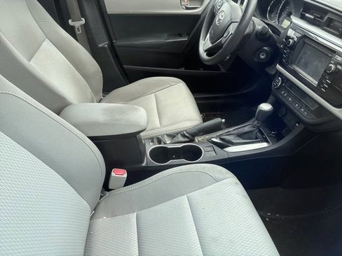 Used 2015 Toyota Corolla LE image 8