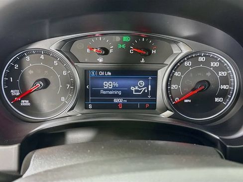 Used 2024 GMC Terrain SLE w/ Driver Convenience Package FWD image 13