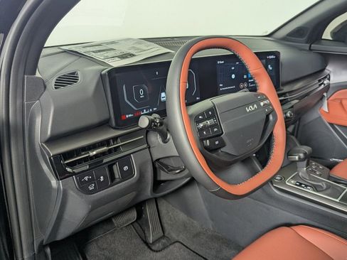 New 2026 Kia Sportage SX FWD image 11