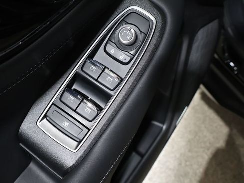 Used 2025 Subaru Outback Limited image 14