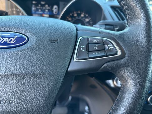 Used 2017 Ford Escape Titanium image 32