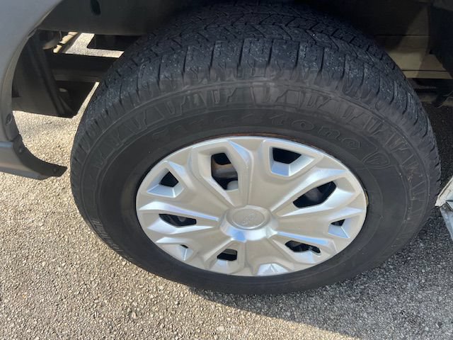 Used 2016 Ford Transit 250 130 Low Roof w/ Exterior Upgrade Package RWD image 9