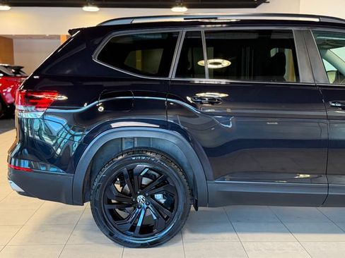 Used 2023 Volkswagen Atlas SE w/ Black Wheel Package FWD image 17