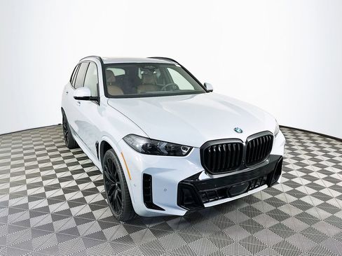 New 2026 BMW X5 xDrive40i w/ M Sport Package image 2
