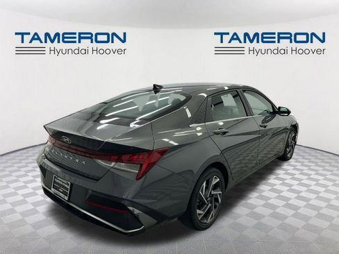 Used 2025 Hyundai Elantra SEL FWD image 5