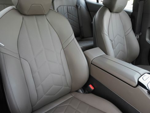 Certified 2025 BMW 530i xDrive w/ Premium Package image 13