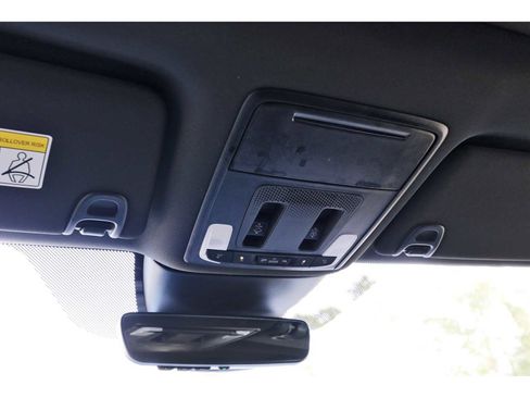 Used 2025 Honda Pilot TrailSport image 23