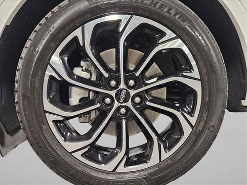 Used 2024 Lincoln Nautilus Reserve w/ Equipment Group 202A AWD/4WD image 24
