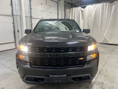 Used 2020 Chevrolet Silverado 1500 Custom w/ Custom Value Package image 15