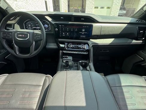 Used 2024 GMC Sierra 1500 AT4X image 15