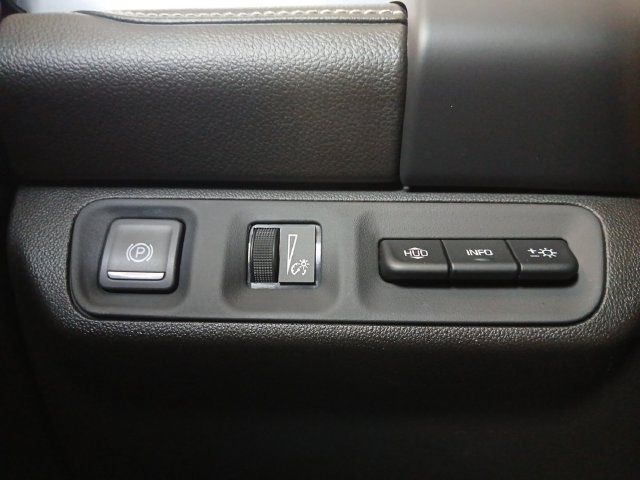 Used 2023 GMC Acadia SLT w/ Elevation Edition FWD image 7