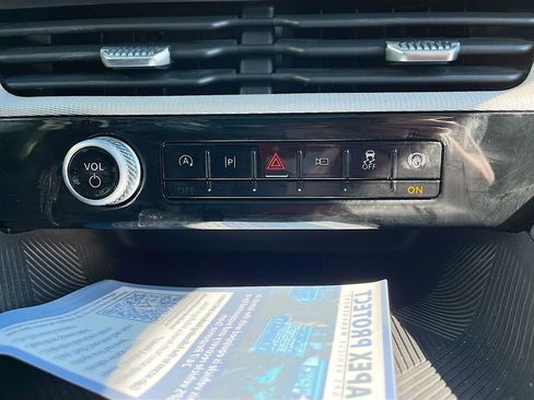 Used 2025 Ford Explorer Active w/ Active Comfort Package image 35