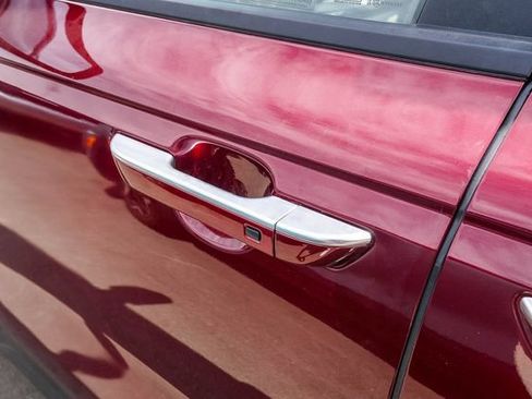 Certified 2024 Kia Carnival EX FWD image 8
